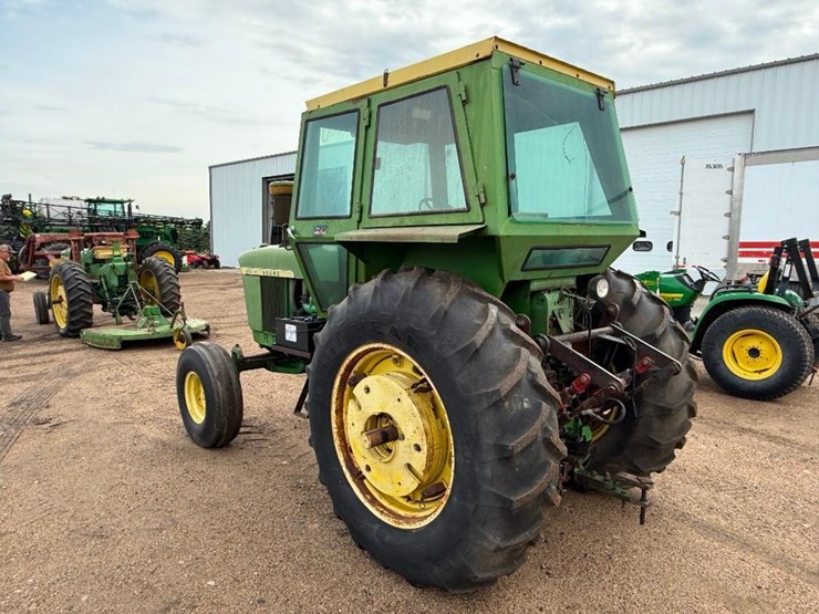 john-deere-4010-image-3