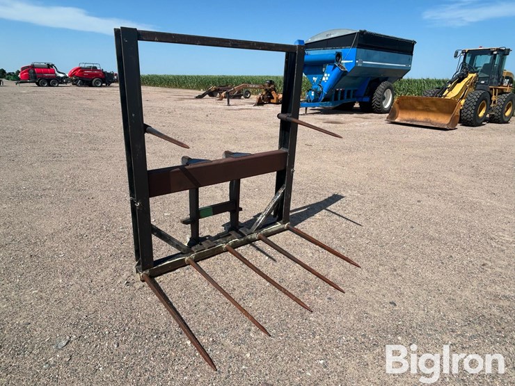 wheel-loader-bale-fork-attachment-image-1
