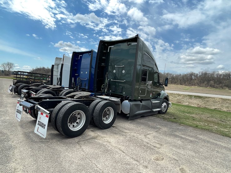 2018-kenworth-t680-image-4