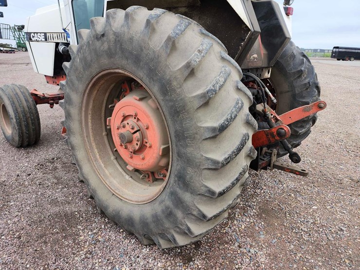 1979-case-2390-tractor-image-18