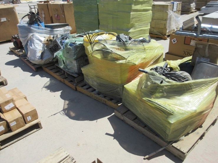(4)-pallets-of-misc-items,-image-2