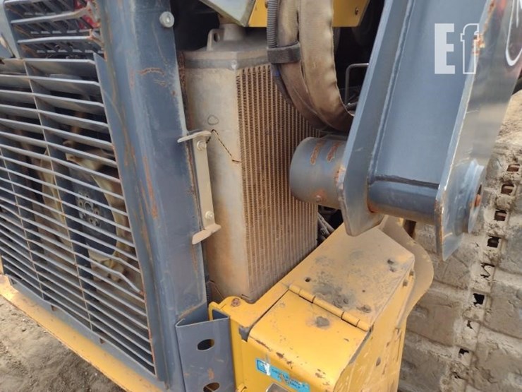 2020-deere-331g-image-33