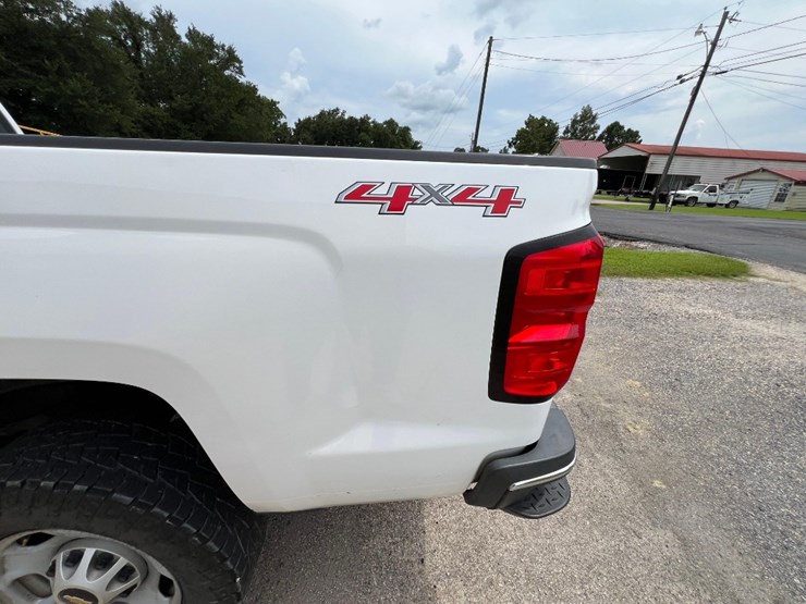 2015-chevrolet-silverado-2500hd-image-50