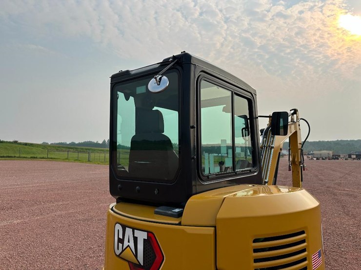 2020-caterpillar-303-image-19