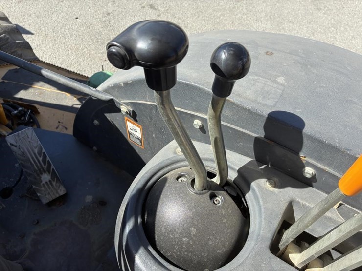 2015-deere-210k-ep-image-22
