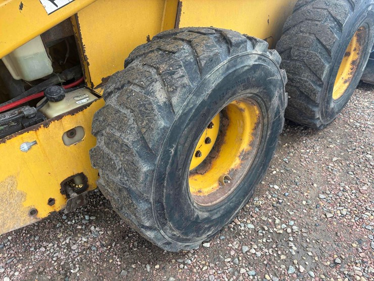 2007-deere-328-image-28