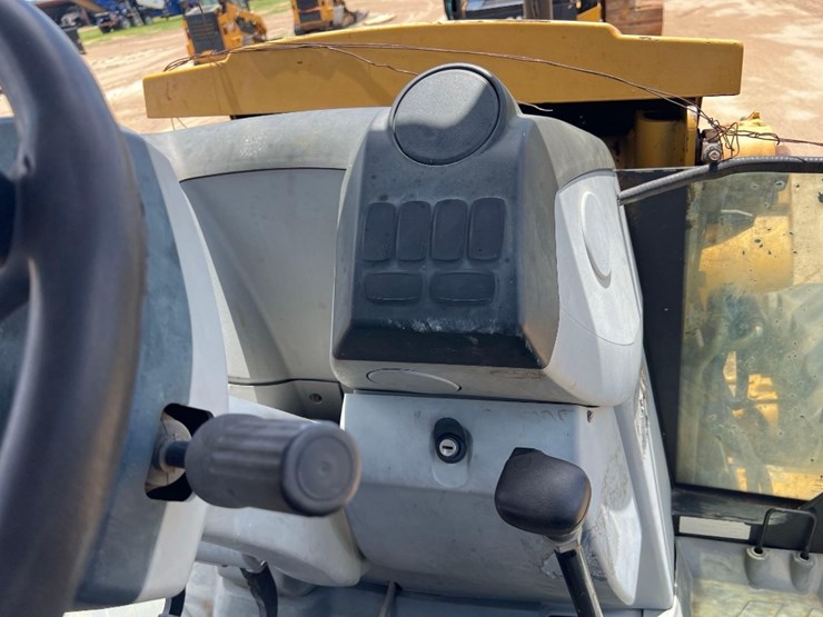 2013-caterpillar-420f-image-41