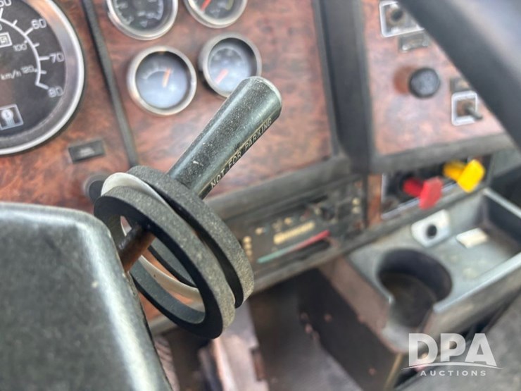 2000-kenworth-t800-image-89