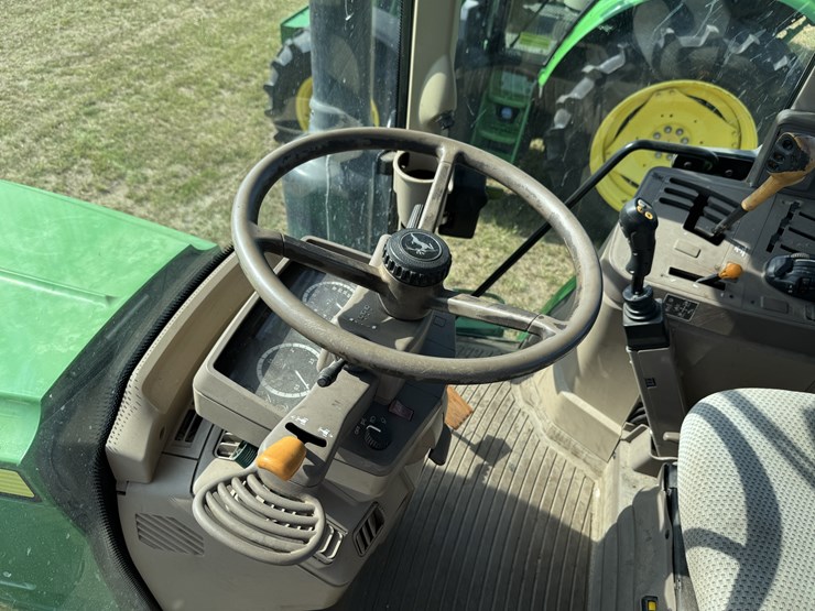 2016-john-deere-6110m-image-13