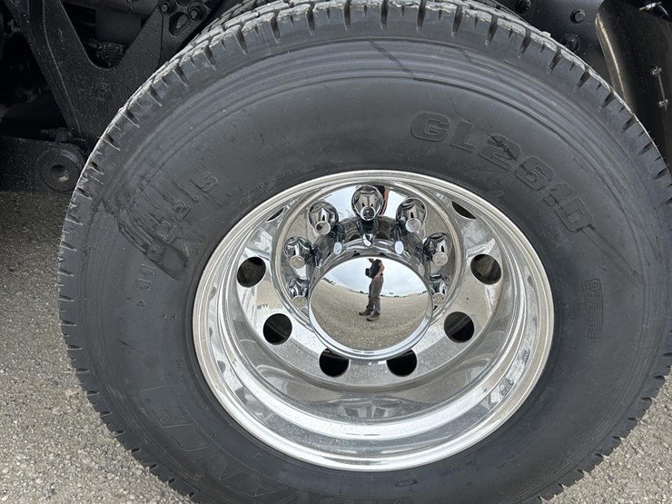 2018-kenworth-t800-image-38
