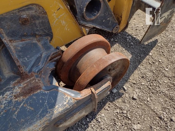 2020-deere-333g-image-30