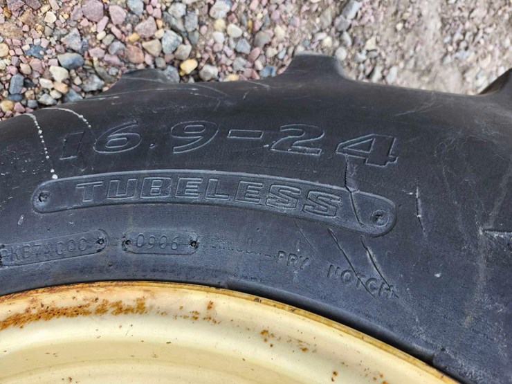 john-deere-4450-image-21