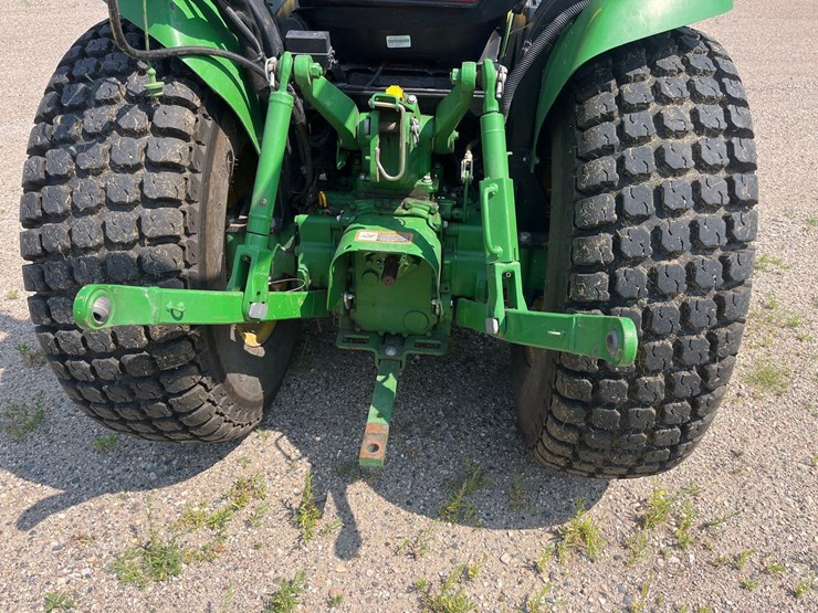 john-deere-3033r-image-21