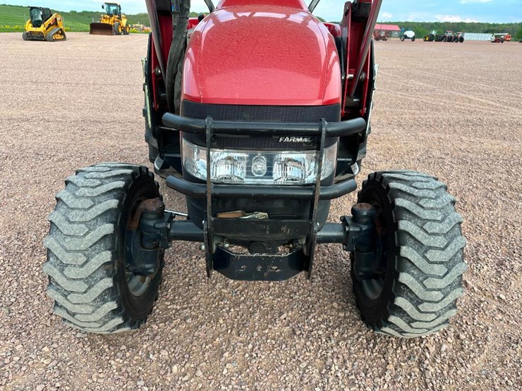 2011-case-ih-farmall-40-image-25