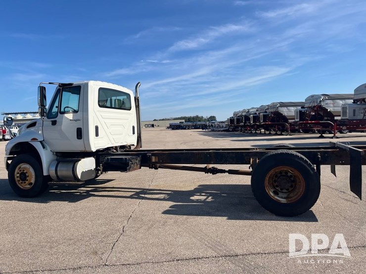 2012-international-durastar-4400-image-4