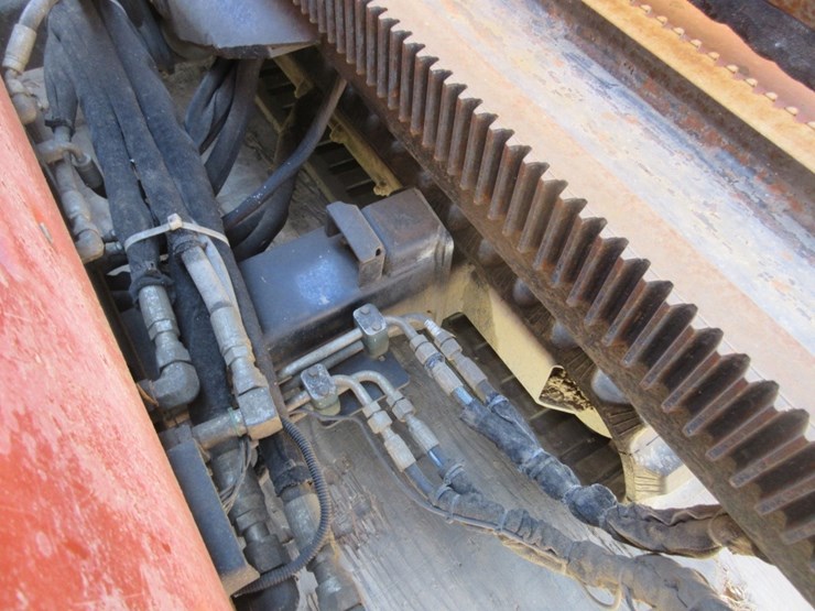 2013-ditch-witch-jt2020-image-17