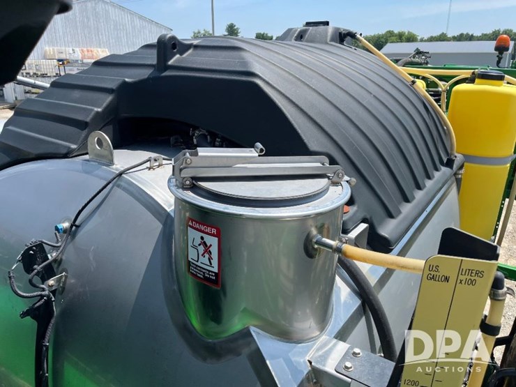 2020-john-deere-r4045-image-86