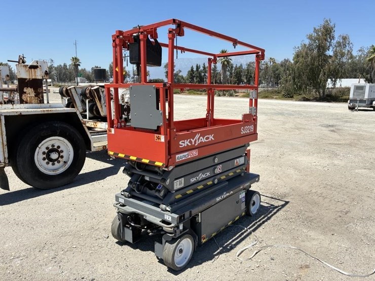 2022-sky-jack-sj3219-scissor-lift-image-1