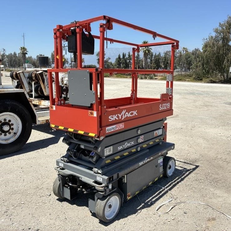 2022 Sky Jack SJ3219 Scissor Lift