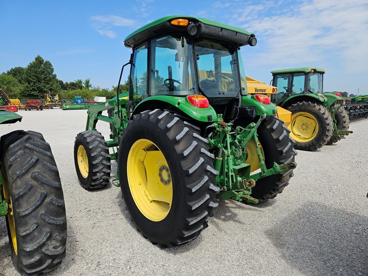 2013-john-deere-6115d-image-13