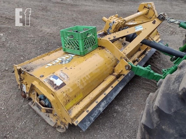 2015-john-deere-6105d-image-43