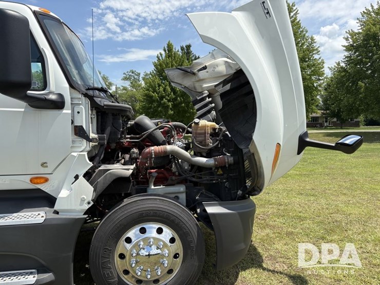 2018-ihc-lt-625-liquid-nurse-truck-(pz13706)-image-8