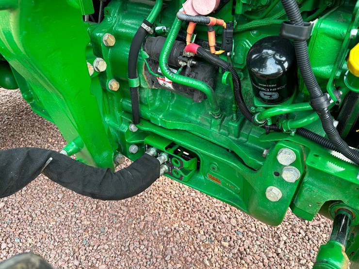 2018-john-deere-5075m-image-41