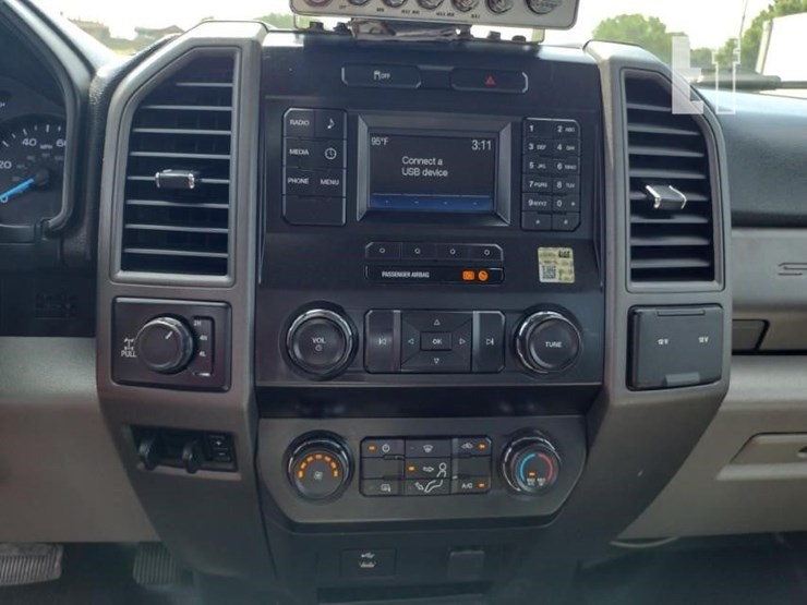2019-ford-f350-xl-image-9