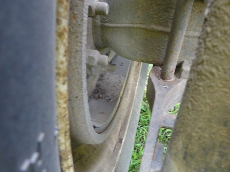 2005-volvo-10-image-50