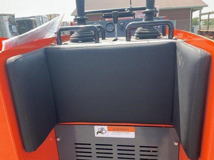#1002-•-hurricane-hrc-700-mini-skid-steer-loader-image-22