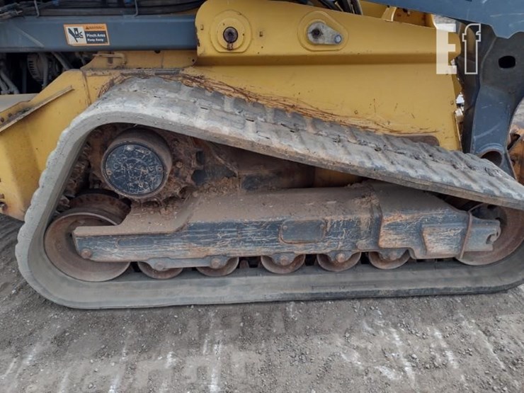 2020-deere-331g-image-16