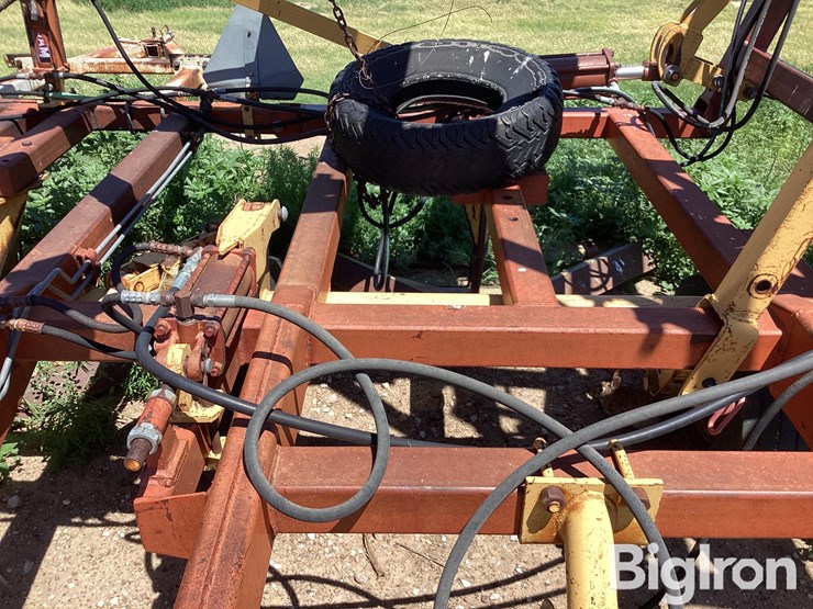 1981-versatile-noble-9600-9x6-sweep-blade-plow-image-17