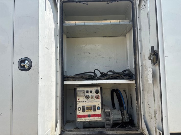 2014-freightliner-s/a-service-truck-image-25