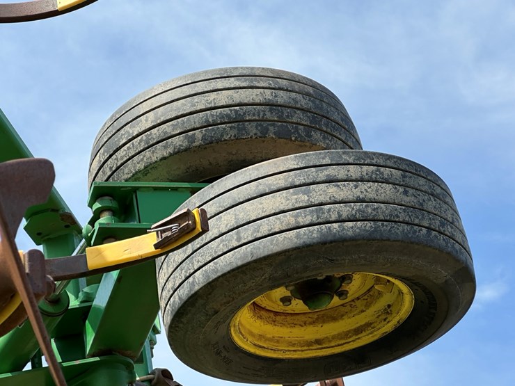 2012-john-deere-2210-image-20