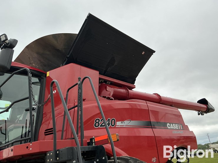 2018-case-ih-8240-image-20