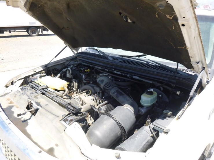 2000-ford-excursion-image-9