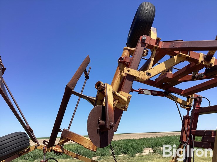 1981-versatile-noble-9600-9x6-sweep-blade-plow-image-14