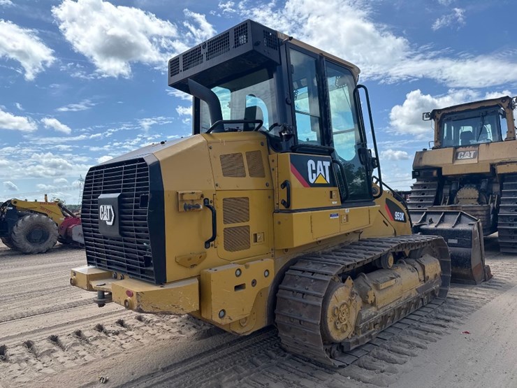 2021-caterpillar-953-image-6