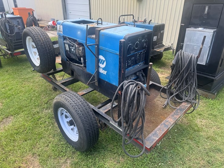 miller-legend-welder/generator-on-trailer-image-4