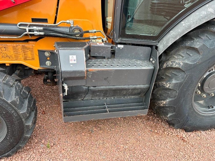 2019-case-580sn-image-15