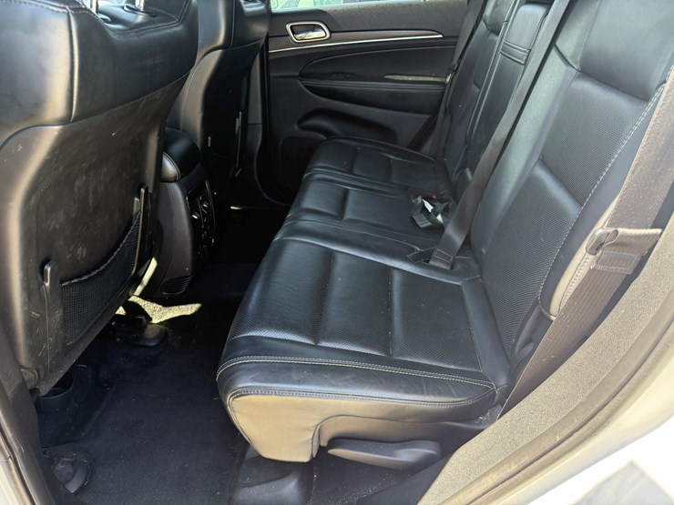 2015-jeep-grand-cherokee-image-28