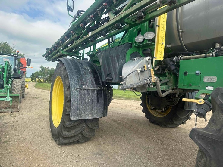 2018-john-deere-r4045-image-10