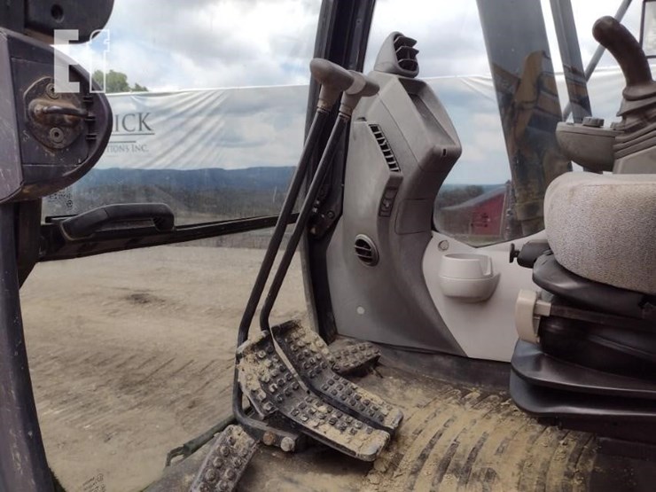 deere-210g-lc-image-11