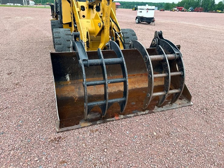 2019-caterpillar-906m-image-36