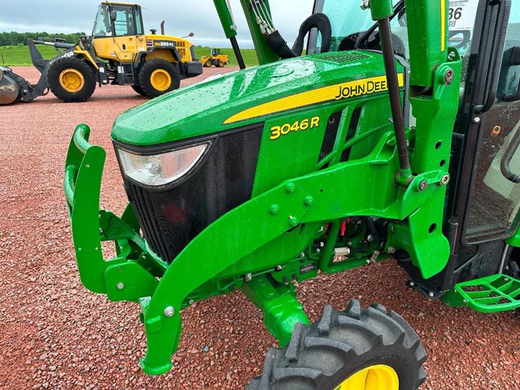 2022-john-deere-3046r-image-35