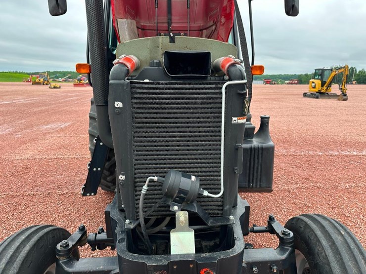 2015-case-ih-farmall-125a-image-36