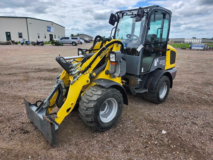 2016-wacker-neuson-wl32-image-1