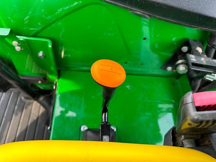 2018-john-deere-5075m-image-51
