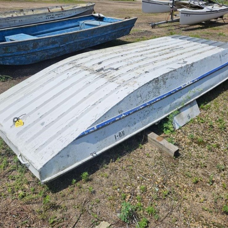 #2532 • 14' Flat Bottom Aluminum Boat