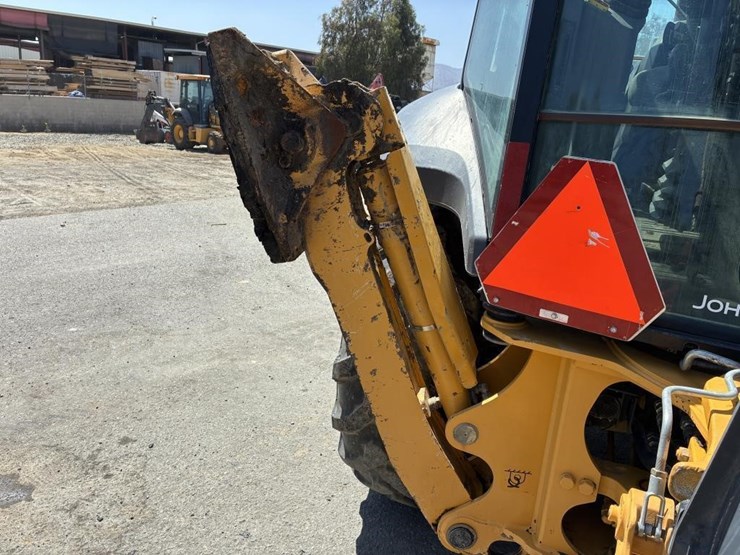 2019-deere-310l-ep-image-16